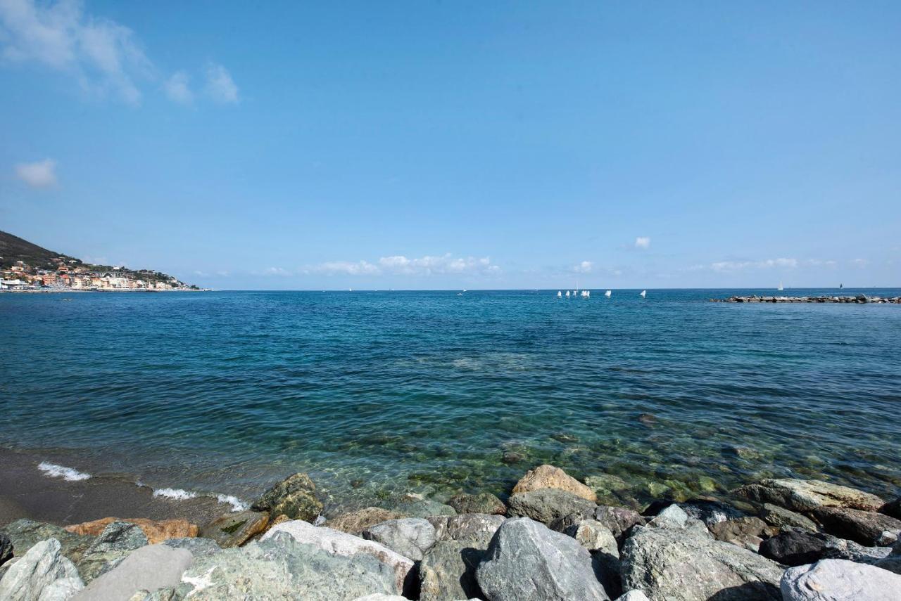Casa Gocce Di Cristallo Varazze Bagian luar foto